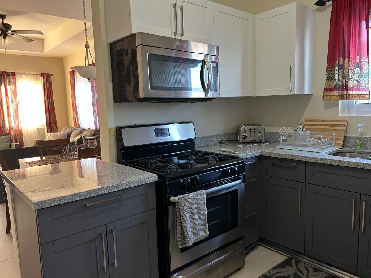 Seamist Villa @Oceanpointe Lucea Comfy 2Br W/Pool Gym & Parking Esterno foto